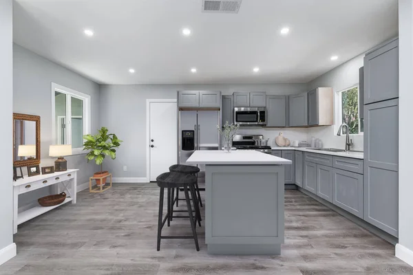 Moderne Küche Mit Grauen Wänden Holzboden Und Einem Großen Fenster — Stockfoto