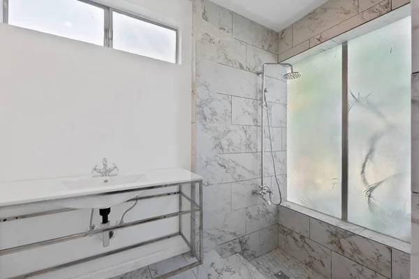 Interiér Moderní Koupelny Sprchou Vanou — Stock fotografie