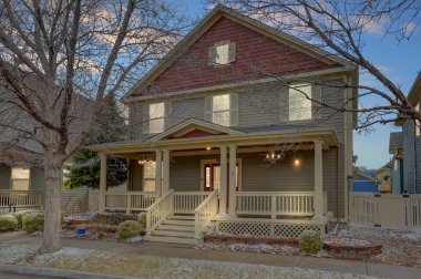 Güzel bir aile evinin dışında. 3d oluşturma