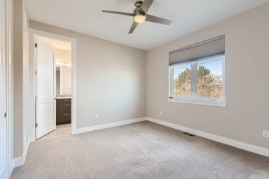 Yeni çağdaş dairenin boş alanı. Modern ev 