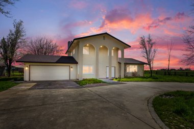 Güzel bir aile evi tasarımı. 3B görüntüleme