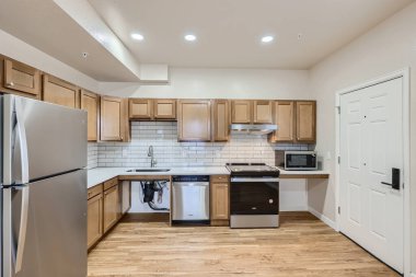 Modern evde yeni mutfak tasarımı. 3d oluşturma