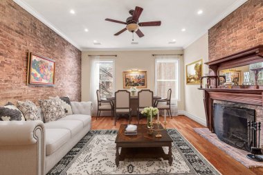 şömineli modern evin güzel iç tasarımı