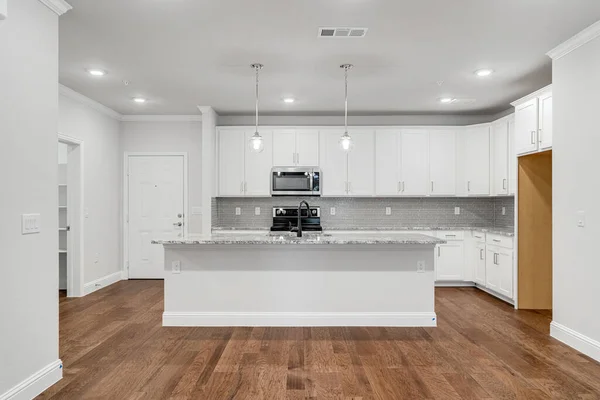 新しい家でモダンなキッチン 3Dレンダリング — ストック写真