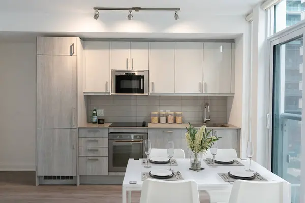 Güzel Bir Tasarımı Olan Modern Bir Mutfak Oluşturma — Stok fotoğraf