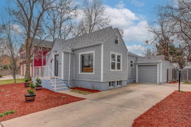 Güzel bir aile evinin dışında. 3d oluşturma