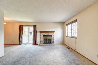    Lüks konağın modern ve tamamen beyaz mobilyasız iç mekanı. 2023            