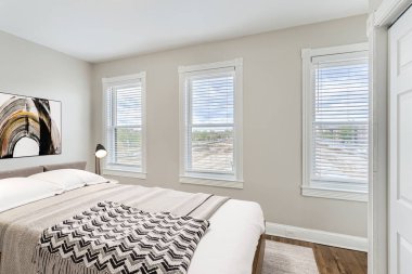 Yatak odasının modern, parlak iç tasarımı. 3d oluşturma