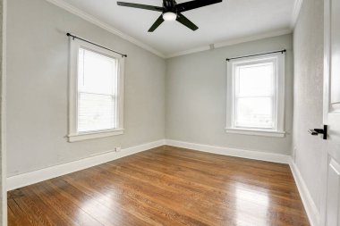 Yeni çağdaş dairenin boş alanı. Modern ev 