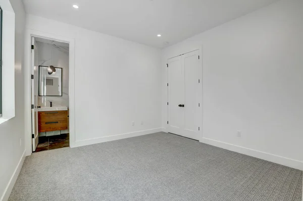 Interior Moderno Completamente Branco Não Mobilado Moradia Luxo Estados Unidos — Fotografia de Stock