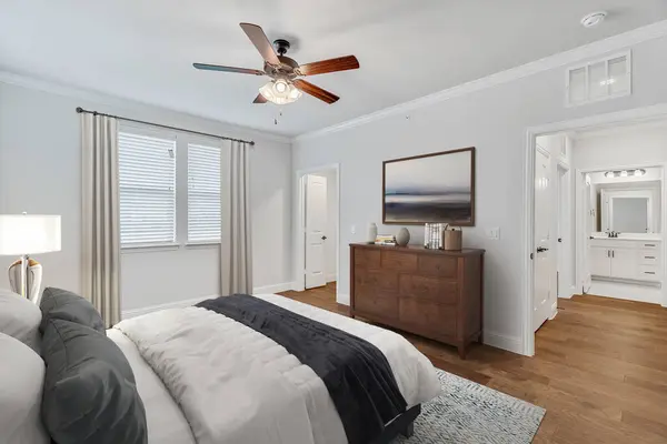 Konforlu Büyük Yatak Modern Mobilyalı Lüks Parlak Yatak Odası Pahalı — Stok fotoğraf