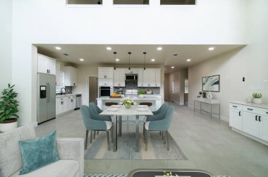 Güzel evdeki yemek odasının 3 boyutlu iç tasarımı