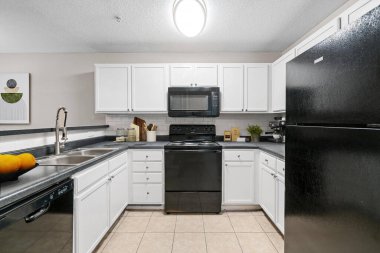 Modern mutfaktaki dolaplar ve aletler. 3d rendeirng