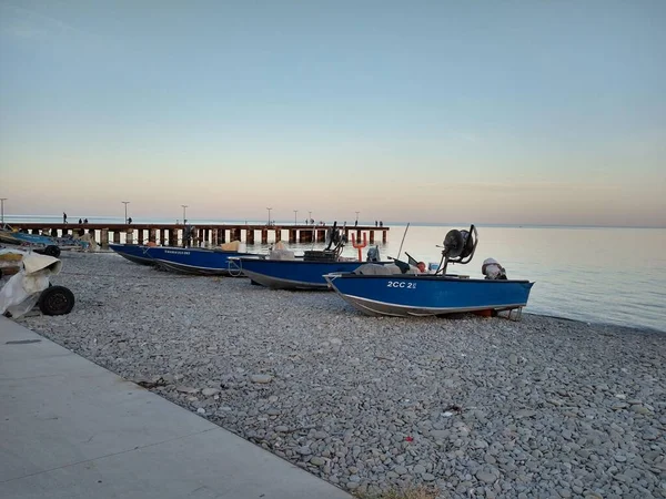 在地中海海滩上的渔船 — 图库照片