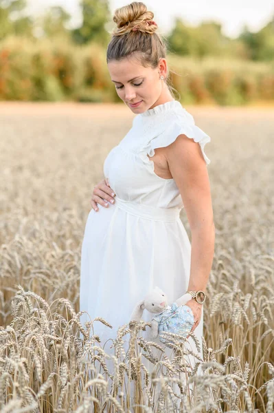 Adorable Young Expecting Female White Dress Standing Field Hand Baby — Stock Photo, Image