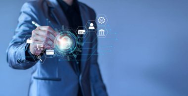 Finansal güvenlik. İş adamları siber güvenlik dijital sistemleri, güvenli çevrimiçi ticaret, kripto para birimleri, güvenli çevrimiçi ticaret, asma kilit güvenliği yoluyla mali işlemler yürütüyorlar. Boşluğu kopyala.