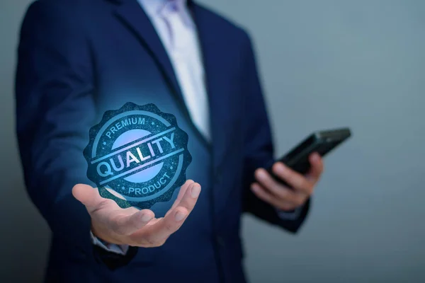 Qualitätssicherungskonzept Geschäftsleute Zeigen Hohe Qualitätssicherung Guten Service Premium Digitale Signatur — Stockfoto
