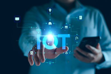 Akıllı ev arayüzü kontrol cihazları bağlı şeylerin interneti ve elektronik otomatikler kurun. Dijital bilgisayarın üstünde fütürist sanal ekran HUD. Yardımcı teknoloji akıllı ev aygıtları.