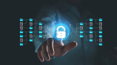 Veri güvenliği kavramı, veri gizliliği ve siber güvenlik endişeleri tırmanmaya devam edecek. İşlemlerini ve müşteri verilerini korumak için sağlam siber güvenlik tedbirlerine yatırım.