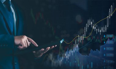 Borsa grafik analizi kavramı. Borsa yatırımları için borsa planlama stratejisi, hisse senedi, ön ödeme, finans, endeks fonu, yüksek karlı döviz kurları. Dijital iş teknolojisi verileri analiz eder.