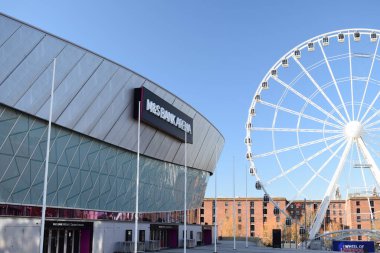 Liverpool, Merseyside, İngiltere - 10 Mart 2023: M & S Bank Arena, Liverpool şehrinin Merseyside 'daki King' s Rıhtımı. Echo Arena sponsorluğunda Marks ve Spencer, Ukrayna 'yı desteklemek amacıyla 2023 Eurovision Şarkı Yarışması' na ev sahipliği yapacak.