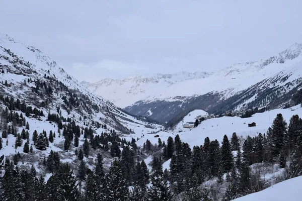 Blick Auf Das Verschneite Otztal Tirol Österreich Während Der Skisaison — Stockfoto