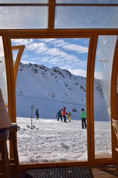 Hochgurgl Tyrol Austria Stycznia 2023 Widok Narciarzy Snowboardzistów Stoku Austriackim — Zdjęcie stockowe