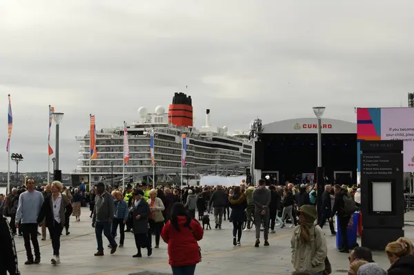 Liverpool, Merseyside, Birleşik Krallık - 3 Haziran 2024: Liverpool 'da Liverpool kutlamaları Cunard tarafından Liverpool şehrinin yeni Kraliçe Anne gemisinin vaftiz babası ilan edildi