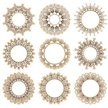 Beyaz arka planda dokuz adet altın kaplama çerçeve. Kartların, sofra takımlarının ve davetiyelerin tasarımında etnik süsler.