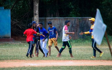 Parktaki bir grup insan