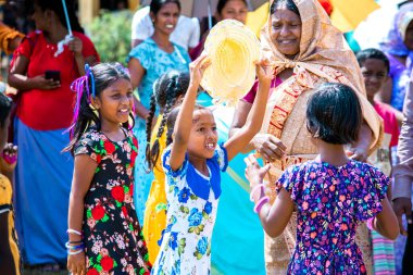 Şehirdeki bir grup insan