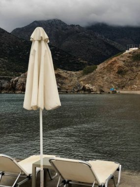 Kumsal yağmuru bekliyor..