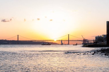 Lizbon şehrinde günbatımı 