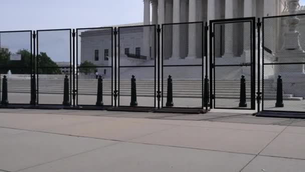 Cerca Segurança Supremo Tribunal Após Decisão Derrubar Rowe Wade Direitos — Vídeo de Stock
