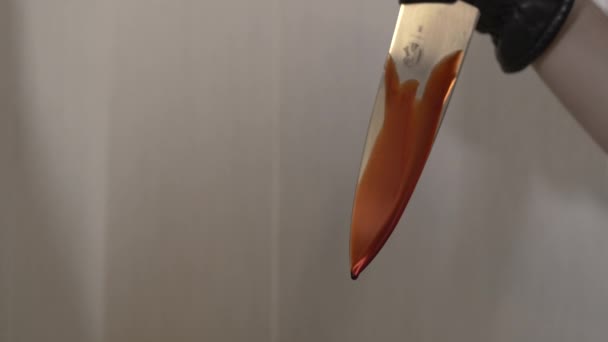 Straszny Nóż Halloween Przetrzymywany Przez Człowieka Skórzanej Rękawicy — Wideo stockowe