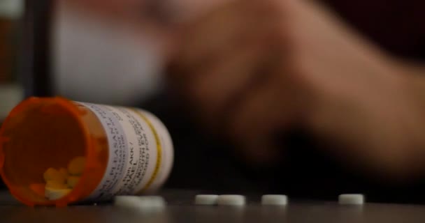 Tossicodipendente Abusi Prescrizioni Pillole — Video Stock