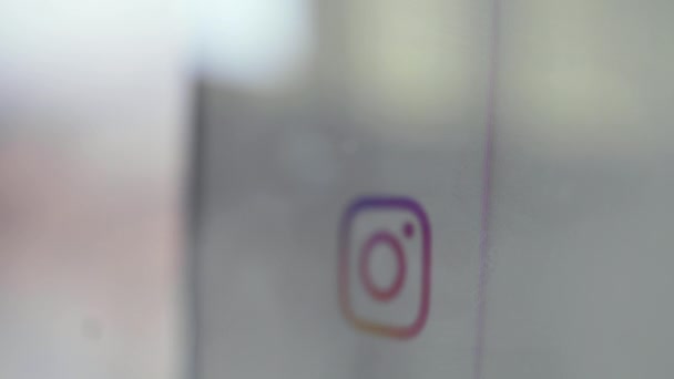 Άνοιγμα Και Προβολή Περιεχομένου Στο Instagram Social Media App Έννοια — Αρχείο Βίντεο