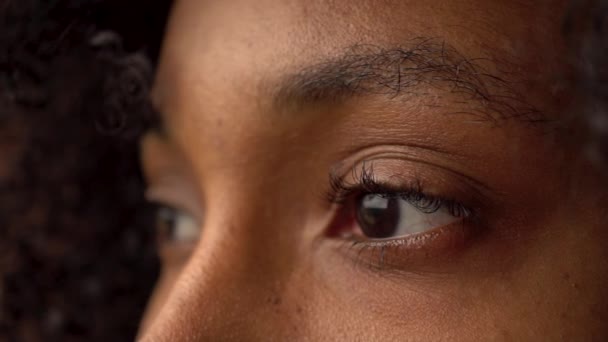 Closeup Young African American Woman Eyes — Stock Video