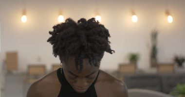 Afro-Amerikalı Kadın Portresi