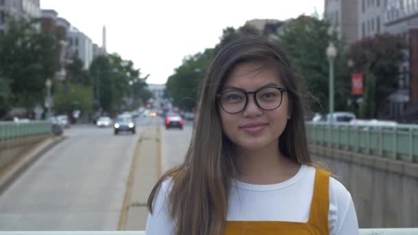 Joven Mujer Asiática Washington — Vídeo de stock