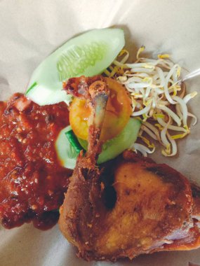 Lezzetli Asya yemeklerinin yakın görüntüsü