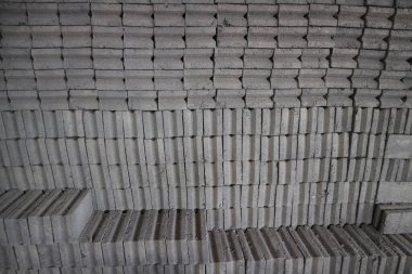 bir fabrika binası görüntüsü 