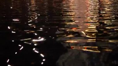 Gece su dalgaları, karanlık, gizemli