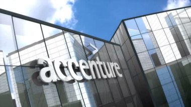 Haziran 2018, sadece editoryal kullanım, 3d animasyon, cam bina üzerindeki Accenture Plc logosu.