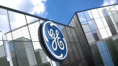 Haziran 2018, sadece editoryal kullanım, 3 boyutlu animasyon, cam bina genel elektrik logosu.