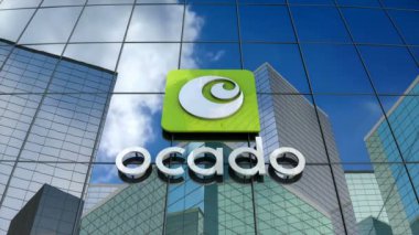 Mart 2018, sadece editoryal kullanım, 3 boyutlu animasyon, Ocado logosu cam bina.