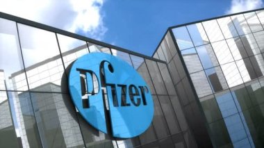 Haziran 2018, sadece editoryal kullanım, 3 boyutlu animasyon, cam bina üzerine Pfizer logosu.