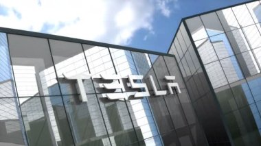 Ekim 2018, sadece editoryal kullanım, 3 boyutlu animasyon, cam bina üzerine Tesla logosu.