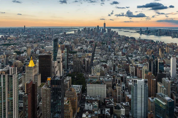 Esővihar Manhattan Felett New Yorkban Gyönyörű Naplemente Idején — Stock Fotó