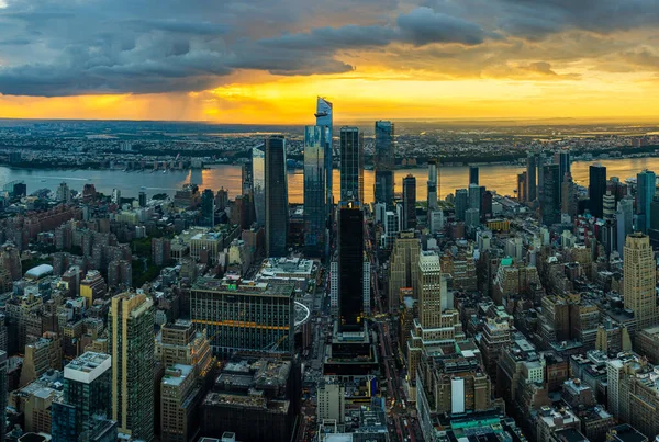 Regnstorm Över Hudson Yards New York City Den Vackra Solnedgången — Stockfoto